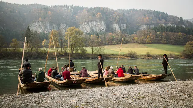 Dunajec Rafting: Best Season to Avoid the Crowds